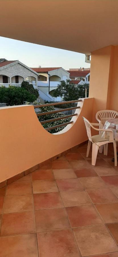 Villa Dobra Family Apartments Vir Exterior photo